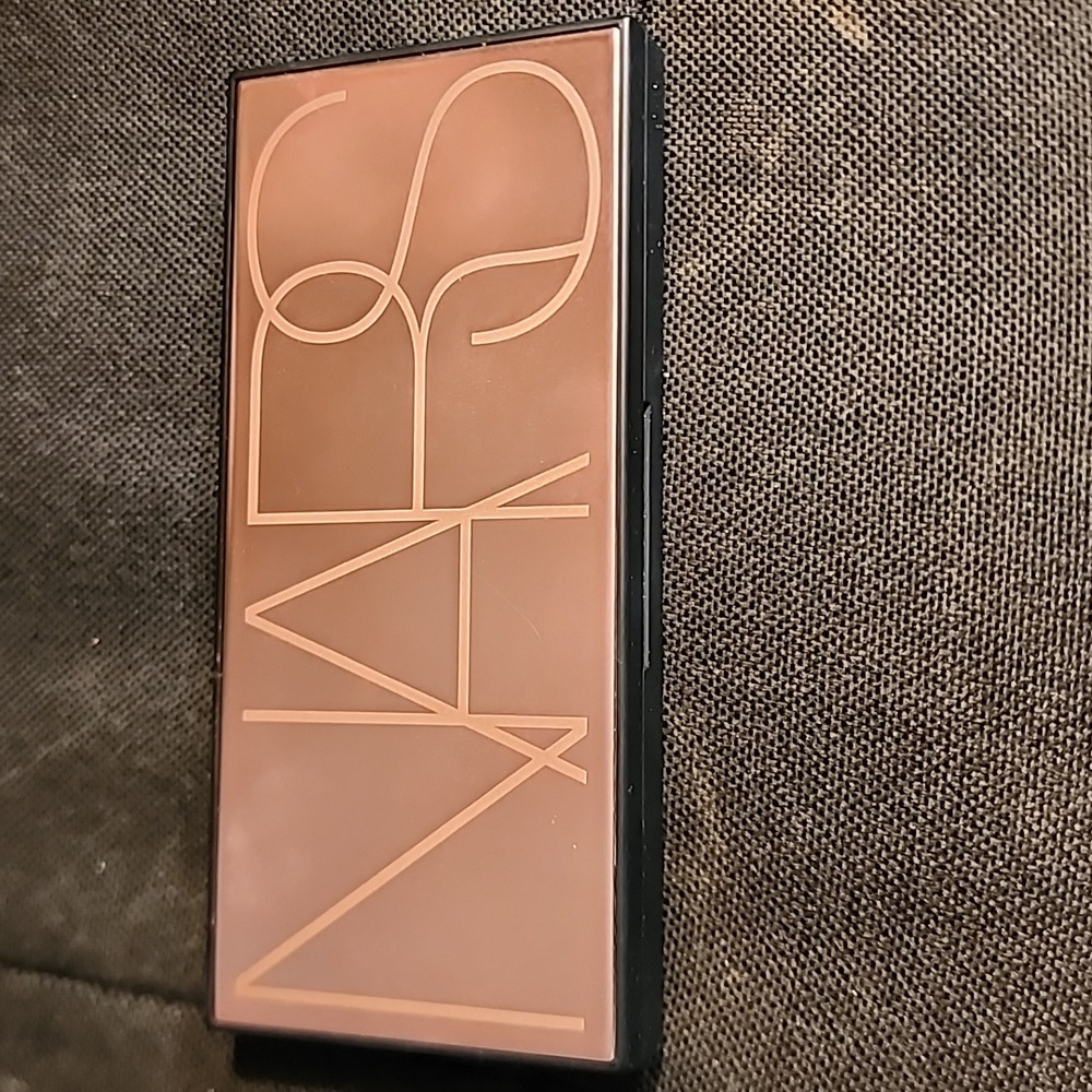 Nars highlight palette